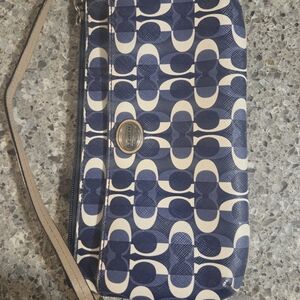Coach Navy and Cream Geometric Wristlet